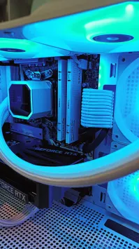 GAME PC GLACIER Geforce LE / AMD Ryzen AM5/ W11